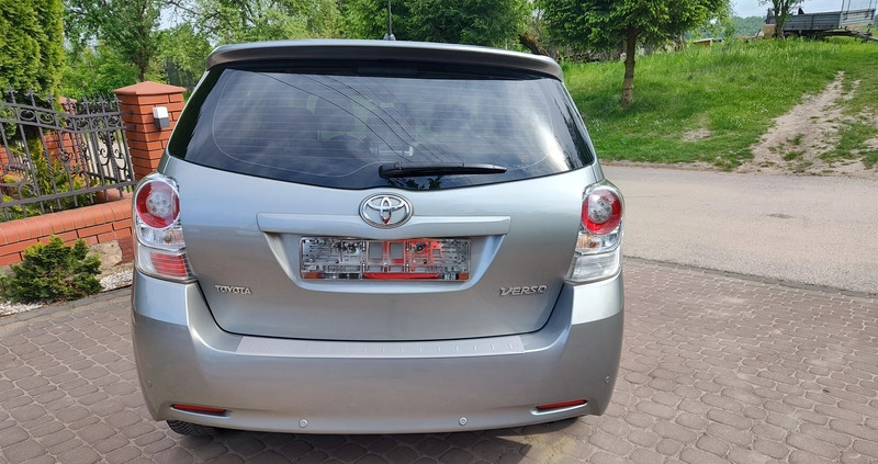 Toyota Verso cena 38999 przebieg: 148000, rok produkcji 2011 z Bydgoszcz małe 407